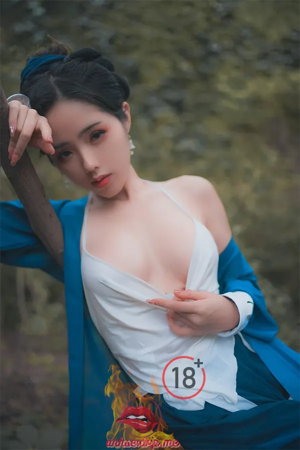 Nữ kiếm hiệp Trung Quốc ngực đẹp 3